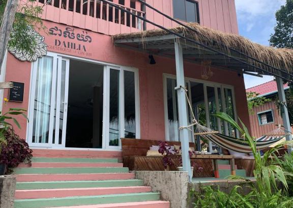 Koh Rong Sanloem House | DAHLIA Guesthouse: Oceanfront Retreat with Top Amenities