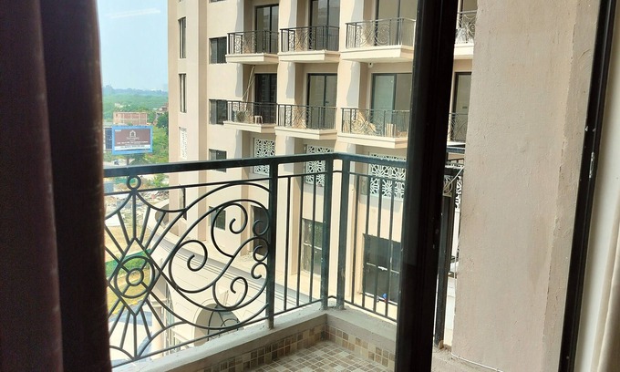 Gomti Nagar Apartment | Dahlias : A perfect studio with every facility