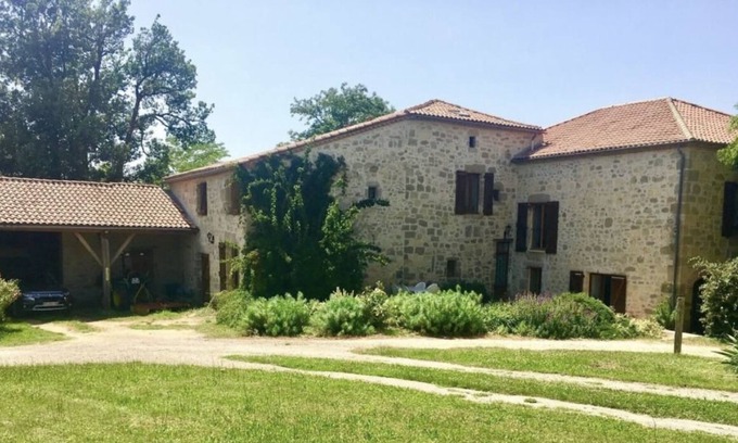 Clermont-Dessous Bed & Breakfast | Comfortable Daho Room "Chez Sophie" for Family Getaways