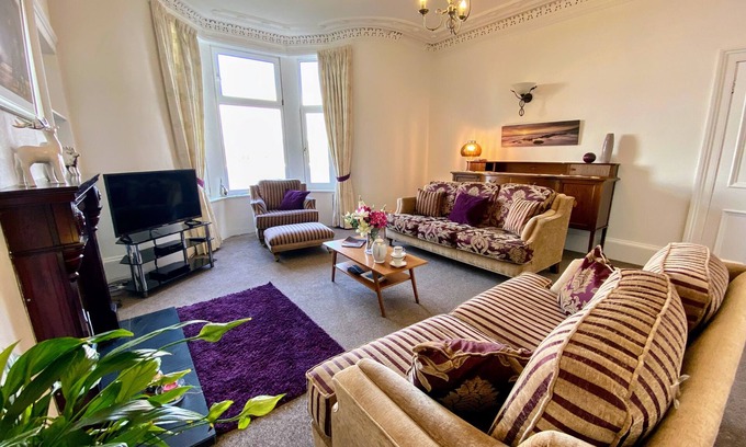 Rothesay Apartment | Elegant Georgian Flat with Oceanfront Views and Breakfast