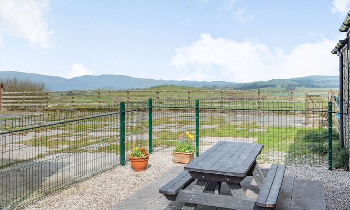 Llanrwst Cottage | Experience Dairy Cottage: Pet-Friendly Stay with Breakfast