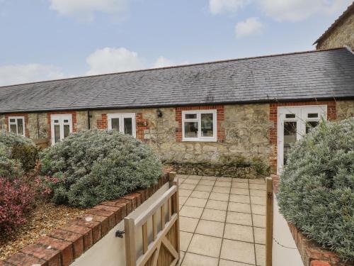 Newport House | Family-Friendly Dairy Cottage - 4 Star, Guest Rated 10/10