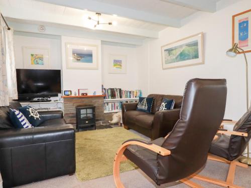 Rose House | Pet-Friendly Retreat at Daisy Cottage: Guest Rated 10/10