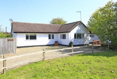 Halesworth House | Experience Dakings: Family and Pet Friendly Retreat