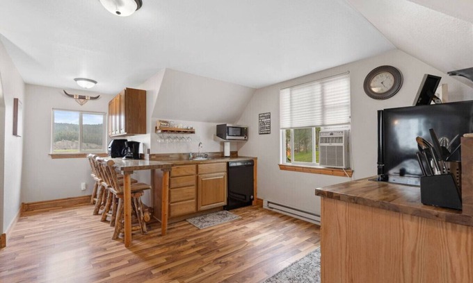 Rapid City House | Dakota Cabin:1 mi. Sheridan Lake