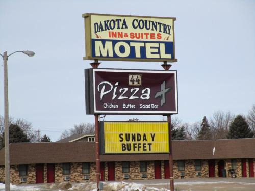 Platte Hotel | Welcoming Dakota Country Inn - Family-Friendly Getaway