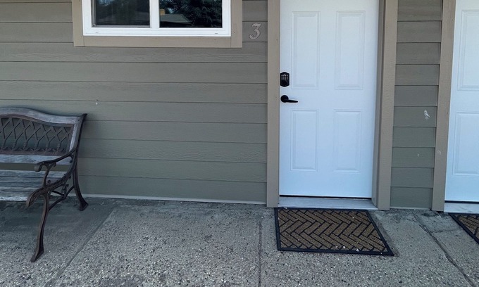 Faulkton House | Guest Rated 10/10: Dakota Landing Cabins & Motel Room #3