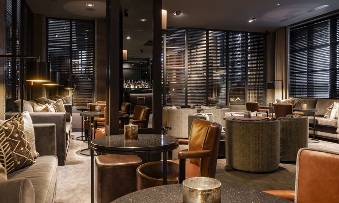 Manchester City Centre Hotel | Elegant Dakota Manchester: 4-Star Comfort with Dining & More