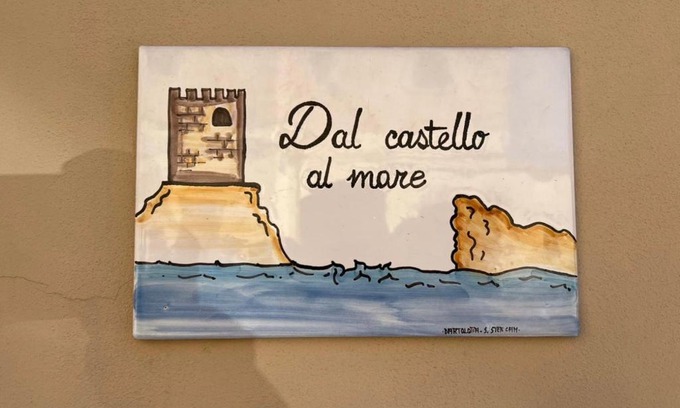 Castel Di Tusa House | Cozy Retreat: Dal Castello al Mare with Oceanfront Views