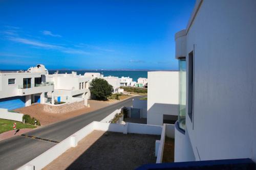 Paradise Beach House | Family-Friendly Retreat at Dalene Se Seehuis Awaits