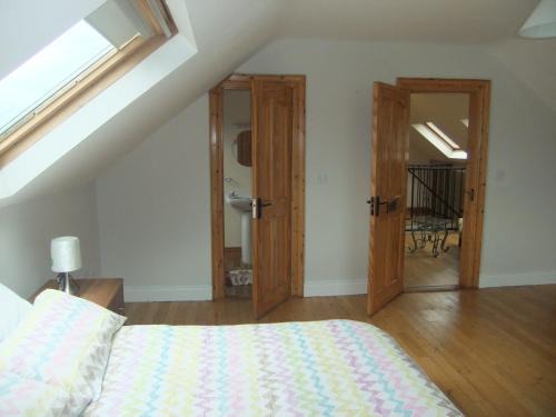 Manorcunningham Apartment | Guest Favorite: Daleview Apartment with Family and Pet Perks