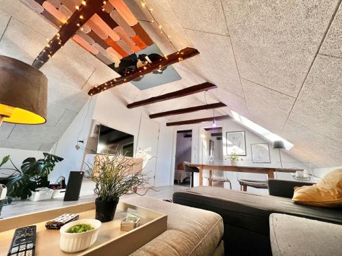 Vejle Apartment | Dalgade loft and living