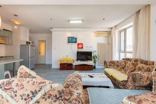 Dalian City Center Apartment | Comfortable Dalian Xiuzhu Mansion Apartment with Pool Access