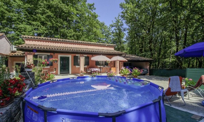 Gracisce House | Relax at Dalibor in Jakačići - Ideal for Families and Pets