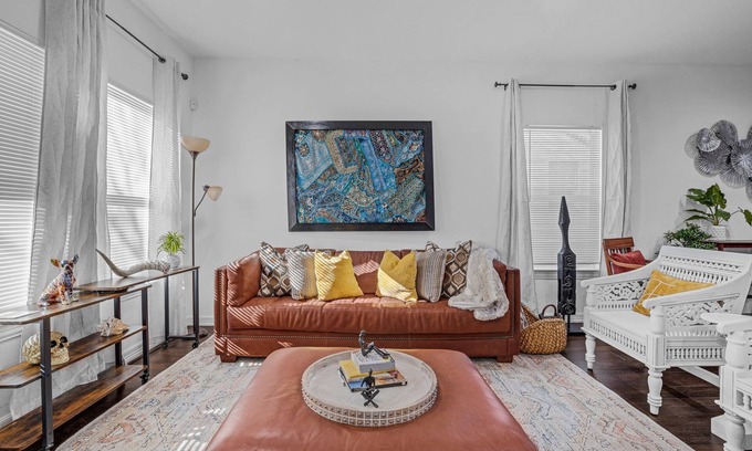 Cedar Crest House | Dallas 3BR Home ■ Central ■ Pet Friendly + Free Parking.