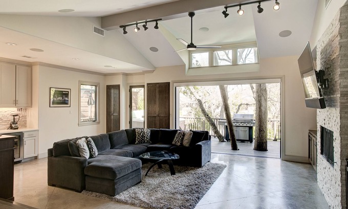 Lakewood House | Relaxing Retreat at On the Creek by White Rock Lake