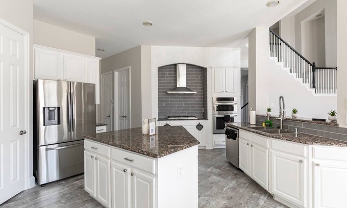 Rowlett House | Discover Southern Charm in Dallas - Pet and Family Friendly