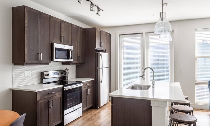 Northeast Dallas Apartment | Trendy Apartment in Dallas with Pool and Pet-Friendly Amenities