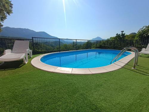 Slime Villa | Explore Dalmatian Green Peak: Pet-Friendly Oceanfront Retreat