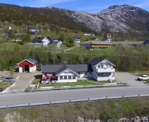 Hemnes Municipality Bed & Breakfast | Guest Favorite: Dalselv Hotell - Family-Friendly Retreat