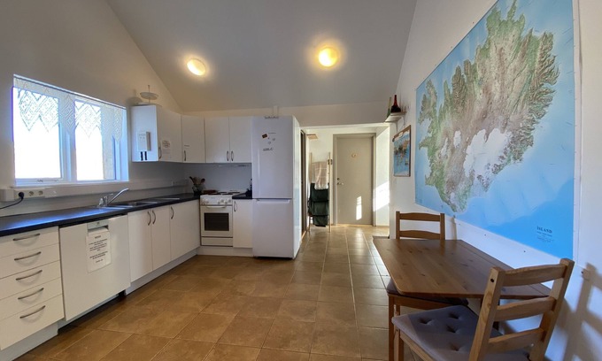 Kirkjubaejarklaustur City Center House | Top-Rated Dalshöfði Guesthouse with Family-Friendly Amenities