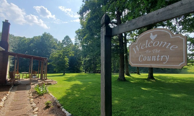 Crossville House | Idyllic Dalton Farm: Country Getaway with Fishing Pond