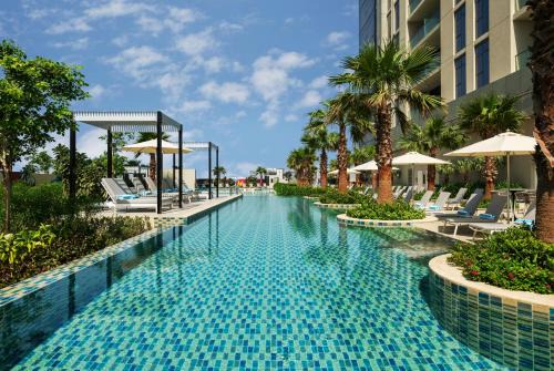 Sheikh Zayed Road Hotel | Stylish Stay at DAMAC Maison Aykon City Dubai - 4 Stars