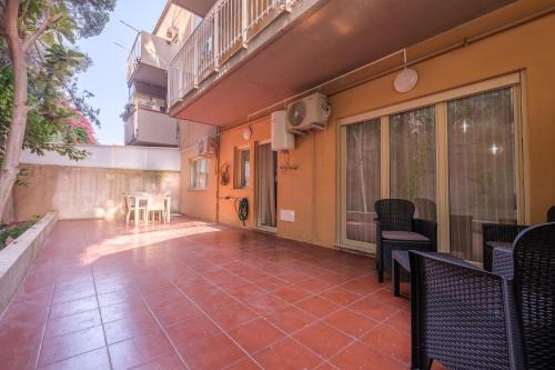 Province of Messina Apartment | Pet-Friendly Damilhouse 1: Rated 9.5/10 by Guests
