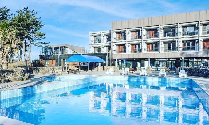 Andeok Resort | Discover Dammora Resort: Family-Friendly with Pool & Breakfast