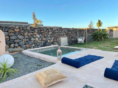 Pantelleria House | Relax at Dammuso Elisir Rosa with Private Jacuzzi & Garden