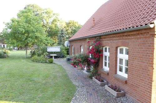 Blievenstorf Apartment | Family-Friendly Retreat at Damwildhof Blievenstorf