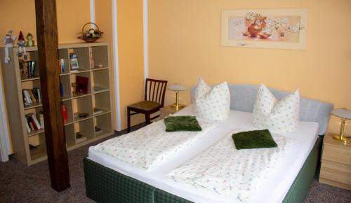 Blievenstorf Apartment | Family-Friendly Retreat at Damwildhof Fewo zur Linde