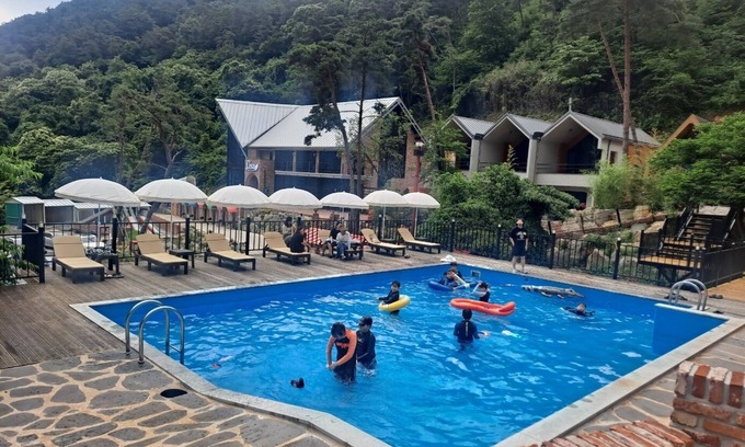 Yong-myeon Resort | Idyllic Damyang Lisaforest Village with Pool & Restaurant