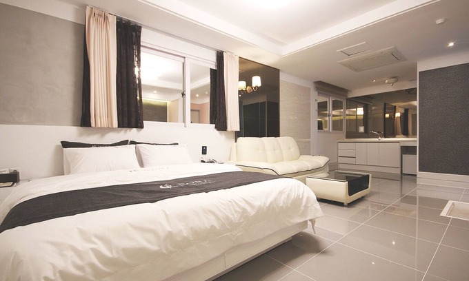 Damyang Hotel | Eco-Friendly Stay at Damyang Nora Self Check-in Motel