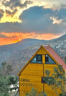Dana Hotel | Pet-Friendly Dana Huts: Guest Rated 9.5 with Great Amenities