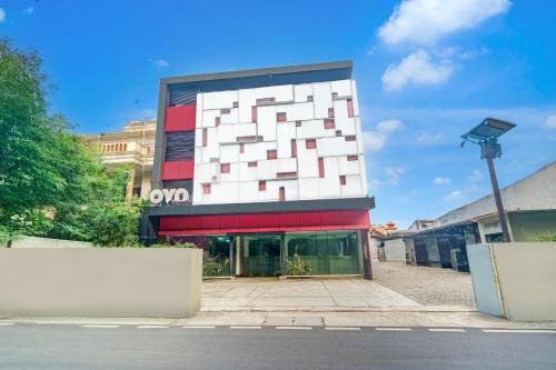 Mangga Besar Hotel | Dancenter Manggis Inn Near UMS Stadion