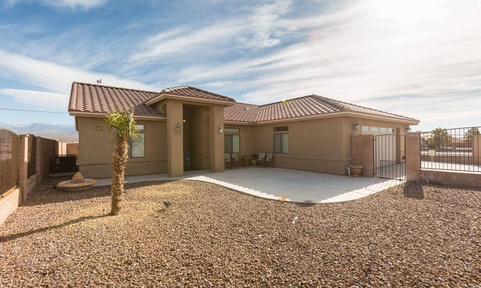 Pahrump House | Explore Dandelion Court: Relax by the Lake Near Death Valley