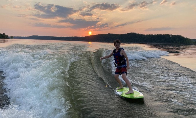 Lucas House | Experience Dandy Times at Barren River Lake with Ocean Views