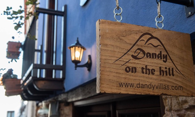 Arnaia House | Relax at Dandy on the Hill in Arnaia with Family Amenities