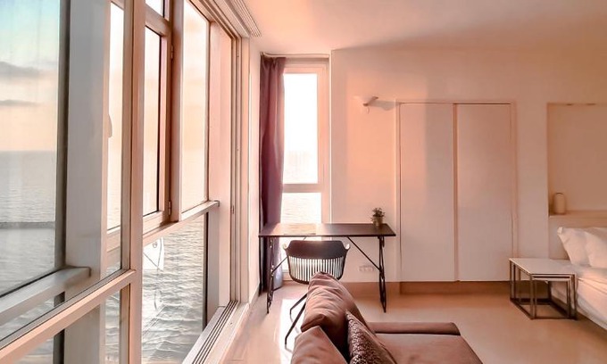 Herzliya Pituach Apartment | Relax at Daniel Hotel Apt with Ocean View & Pool Access