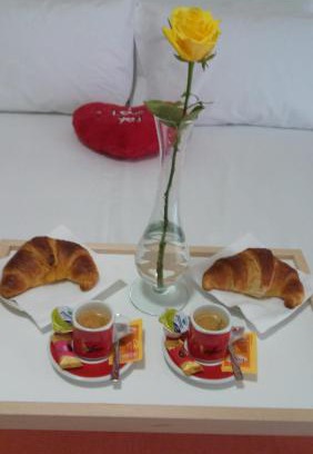 Cariati Bed & Breakfast | Discover Daniela B&B: Oceanfront Bliss with Hot Tub