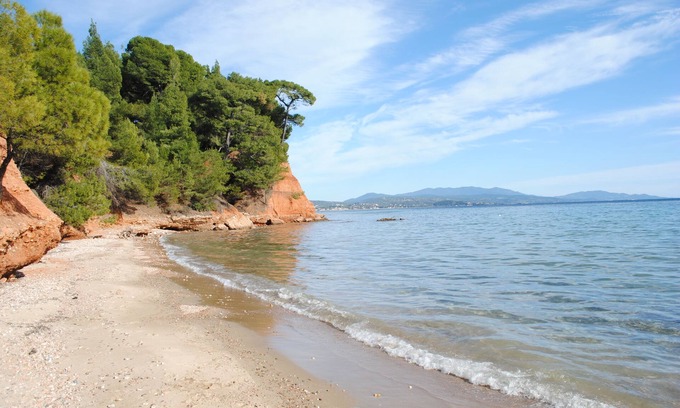 Sithonia Apartment | Seafront Apartment with Spa and Pet-Friendly Amenities