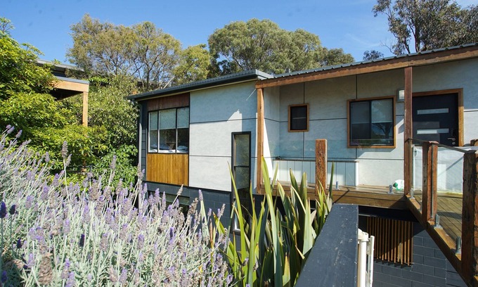 Merimbula Apartment | Daniu: 4 bedroom pet friendly (Fenced Yard)