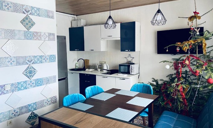 Yablunytsya Apartment | Family-Friendly Retreat at DanRock with 9/10 Guest Rating