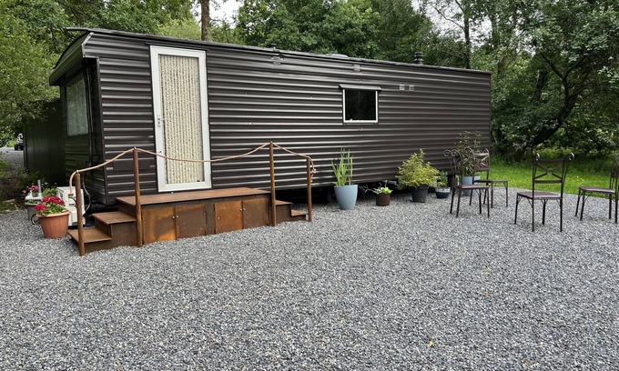 Hockai House | Peaceful Retreat with Pet-Friendly Options and Kitchen Access