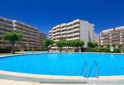 Salou City Centre Apartment | Top-Rated DANUBIO Port Aventura: Family-Friendly with Pool