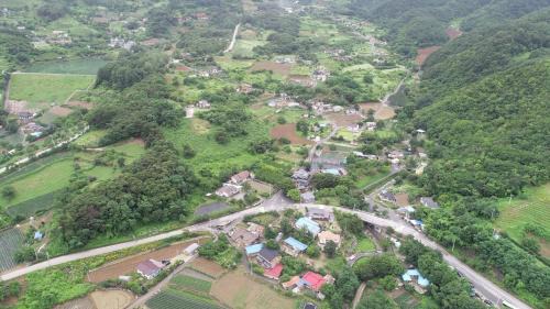 Danyang House | Family-Friendly Retreat at Danyang Pinwheel Chiyu Village