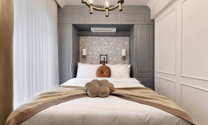 Gumussuyu Mahallesi Apartment | Explore Daphne Pera Jasmin Apart in Beyoglu City Centre