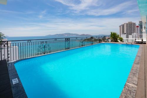 Vinh Hai Hotel | Discover Daphovina Hotel: 4-Star Oceanfront Retreat