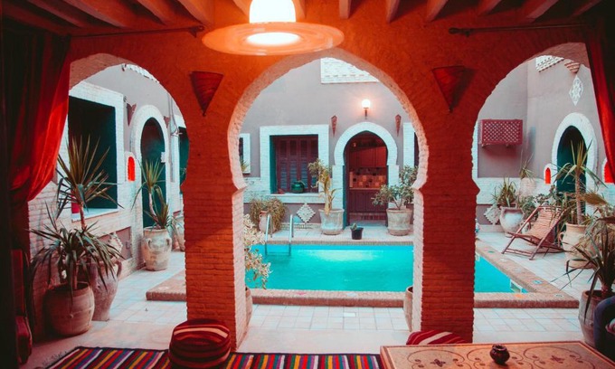 Tozeur House | Relax at Dar El Sultan Tozeur with Pool & Breakfast